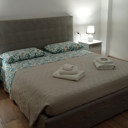 Casa Mirta Apartment แมนเดลโล เดล ลาริโอ ภายนอก รูปภาพ