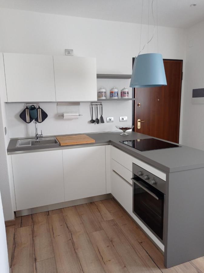 Casa Mirta Apartment แมนเดลโล เดล ลาริโอ ภายนอก รูปภาพ