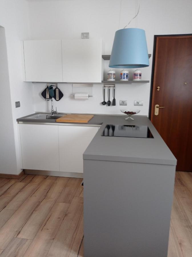 Casa Mirta Apartment แมนเดลโล เดล ลาริโอ ภายนอก รูปภาพ