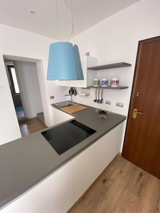 Casa Mirta Apartment แมนเดลโล เดล ลาริโอ ภายนอก รูปภาพ