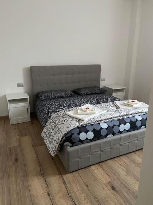 Casa Mirta Apartment แมนเดลโล เดล ลาริโอ ภายนอก รูปภาพ
