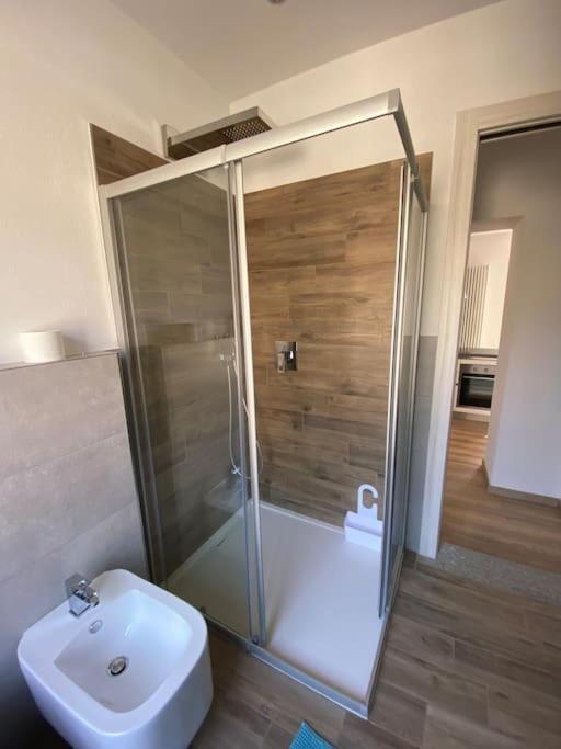Casa Mirta Apartment แมนเดลโล เดล ลาริโอ ภายนอก รูปภาพ