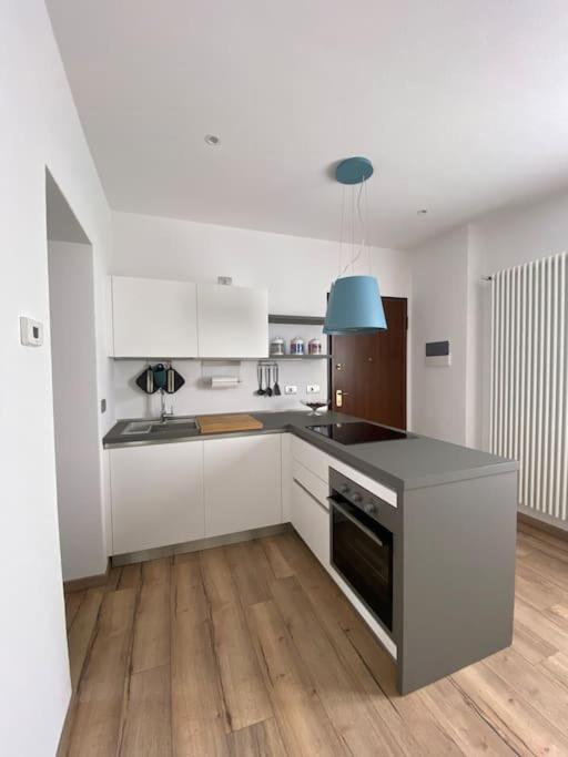 Casa Mirta Apartment แมนเดลโล เดล ลาริโอ ภายนอก รูปภาพ