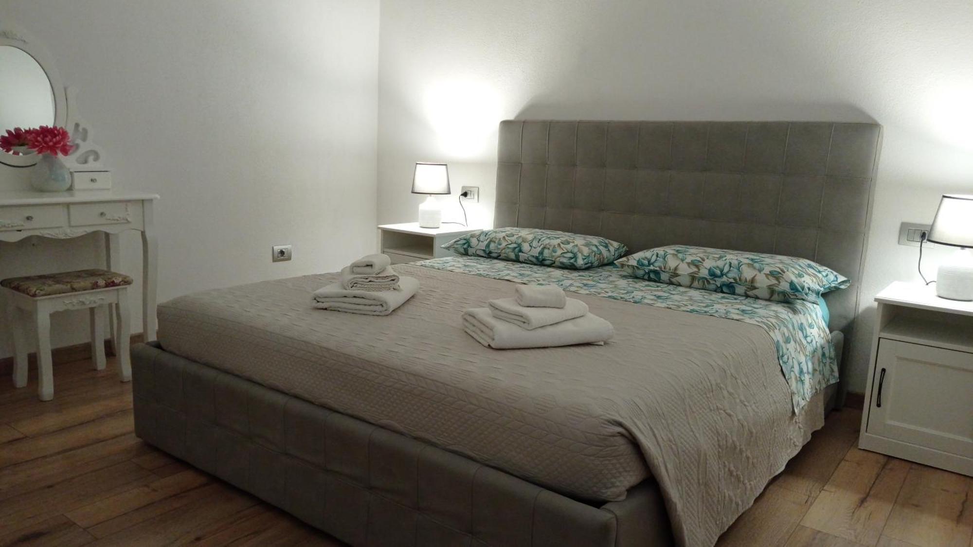 Casa Mirta Apartment แมนเดลโล เดล ลาริโอ ภายนอก รูปภาพ